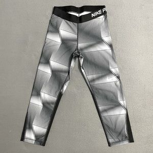 NIKE PRO Dri-Fit Cropped Leggings